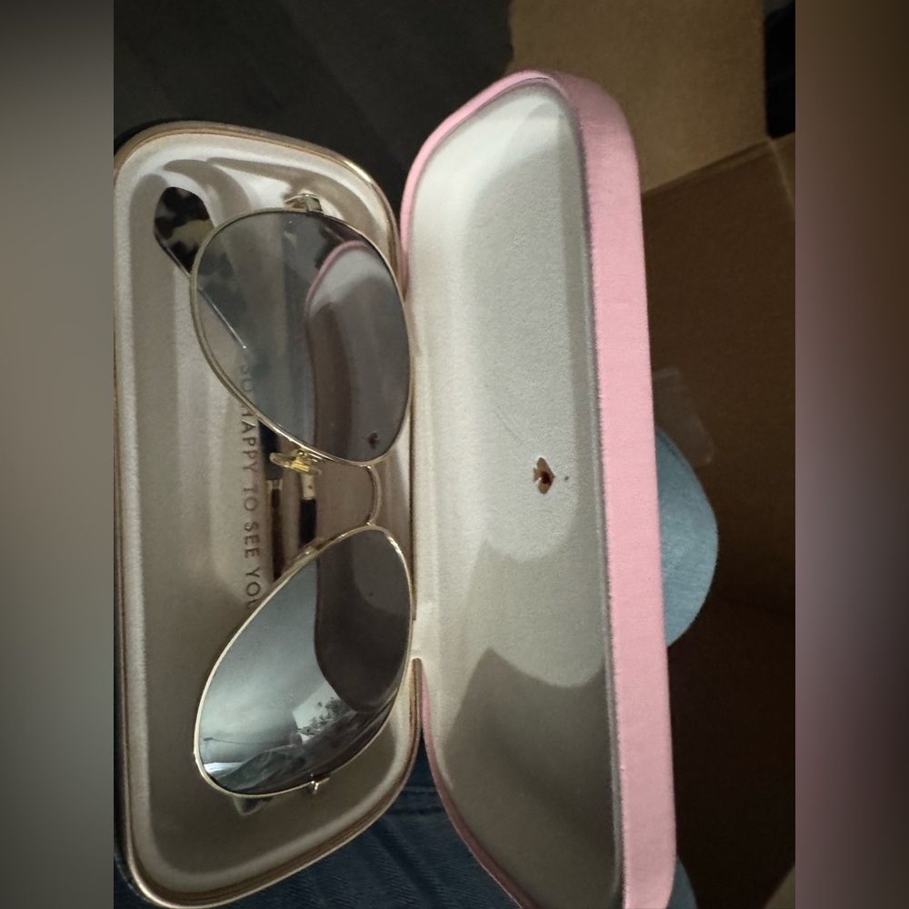 Chic Gold Aviator Sunglasses with Pink Case